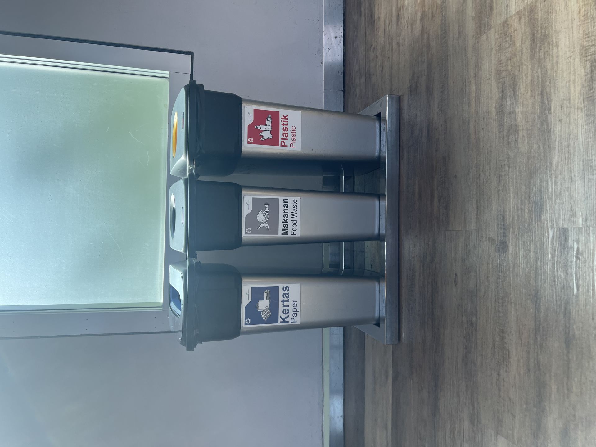 Gusti Ngurah Rai International Airport, Arrivals Waste Bins