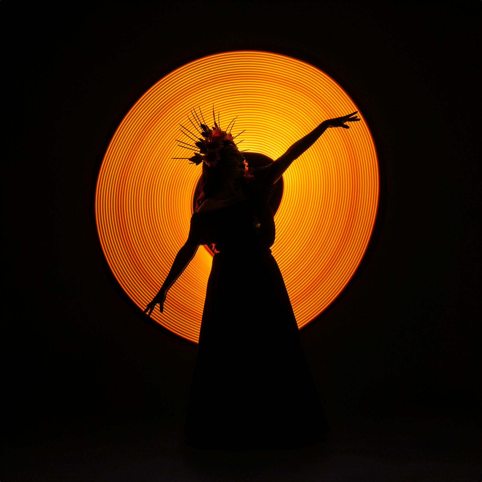 Catrina pintando con luz