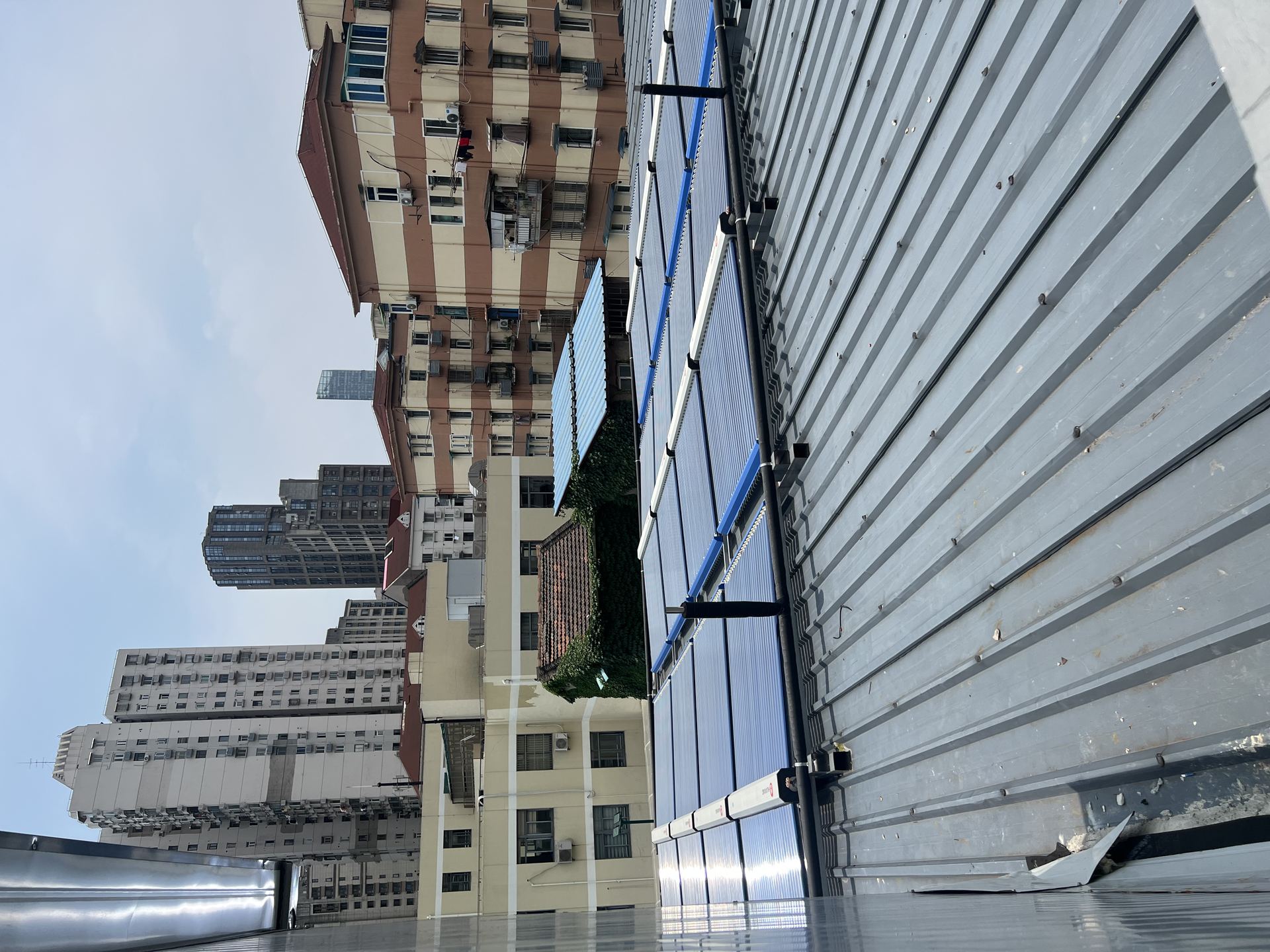 Solar Powered Water Heating at Dayin Hostel - Shanghai Jing'an