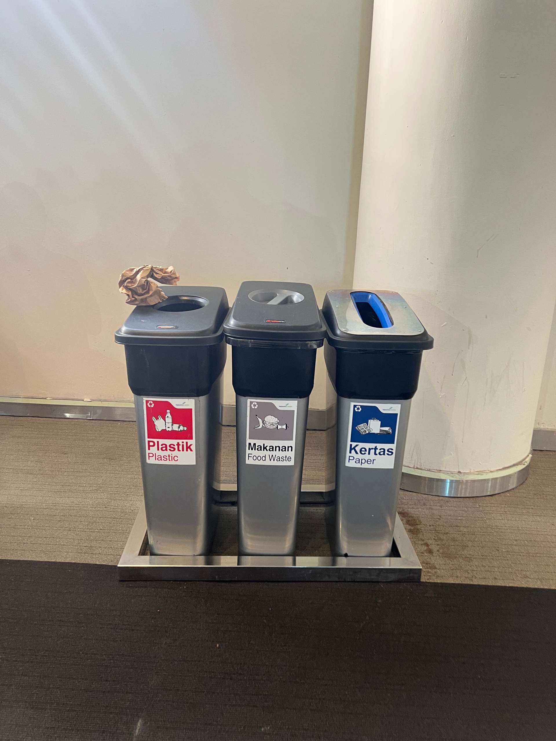 Gusti Ngurah Rai International Airport, International Departures Waste Bins